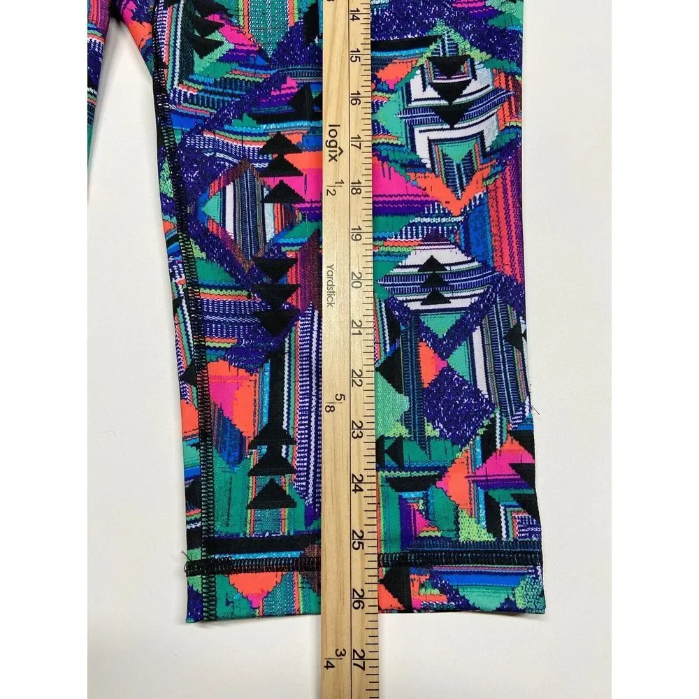 Fila Sport Run Capri Skimmer Mid Rise Leggings‎ - NWT Tribal Aztec Design Large